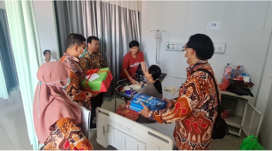 Momen Natal untuk Percepat Turunkan Stunting, BKKBN Kalimantan Tengah Beri Kado Lima Bayi yang Lahir 25 Desember
